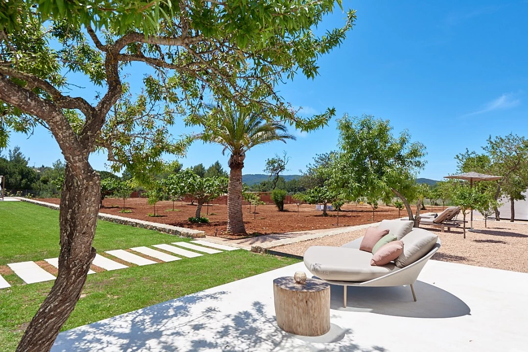 1680682113-Luxury real estate to rent Ibiza Villa Can Calypso  dining outside.webp